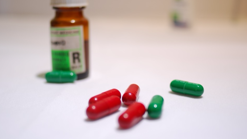 维生素能治疗口腔溃疡？长口疮吃维生素有用吗的头图