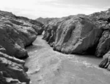 史上今日：1981年11月28日 美航天飞机发现埃及沙漠地下河谷