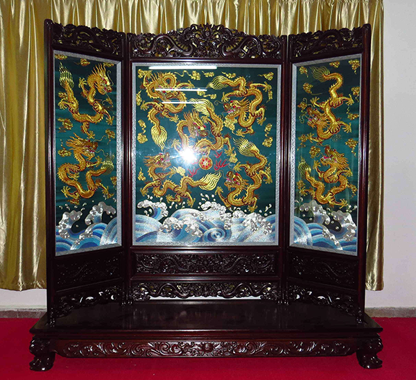 刺绣屏风-粤绣九龙图