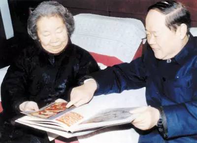 曹天钦和谢希德夫妇-responsive 曹天钦和谢希德夫妇